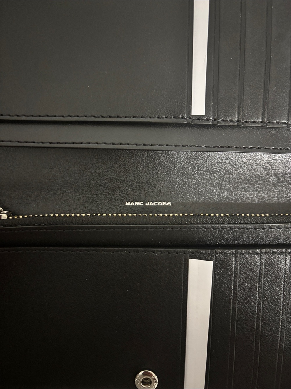 Marc Jacobs Red and Black Logo-Print Continental Wallet - Picture 5 of 5